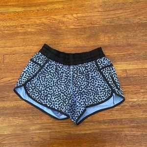 Lululemon tracker shorts